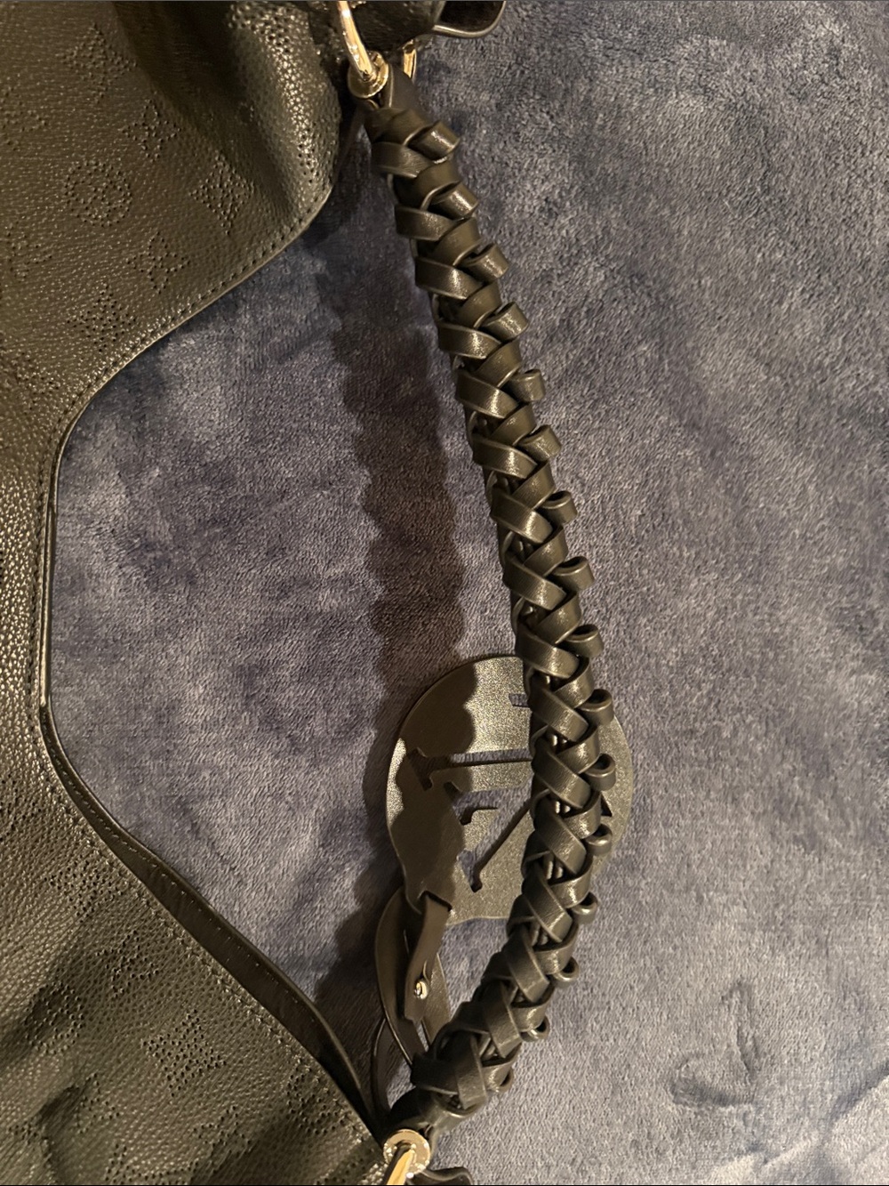 Classic Black Leather Shoulder Bag with silver Hardware - Picture 4 of 11